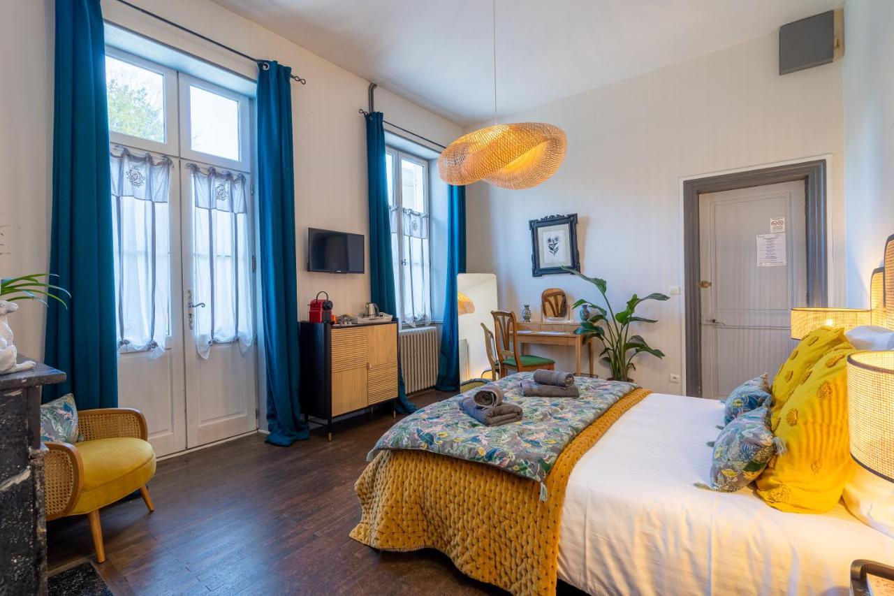 H De Surgeres Bed & Breakfast Dış mekan fotoğraf