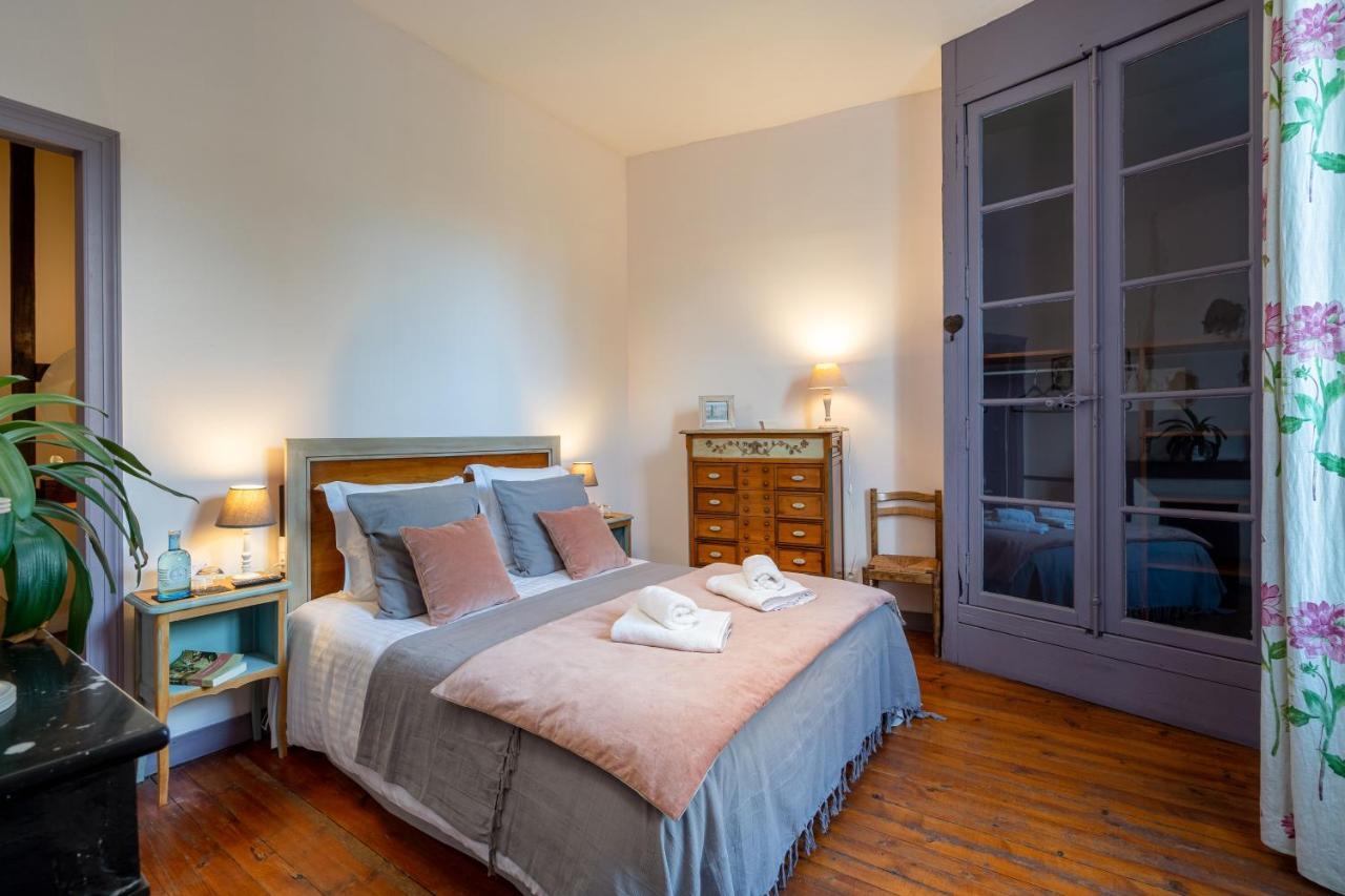 H De Surgeres Bed & Breakfast Dış mekan fotoğraf