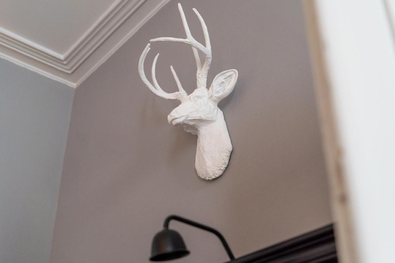 H De Surgeres Bed & Breakfast Dış mekan fotoğraf