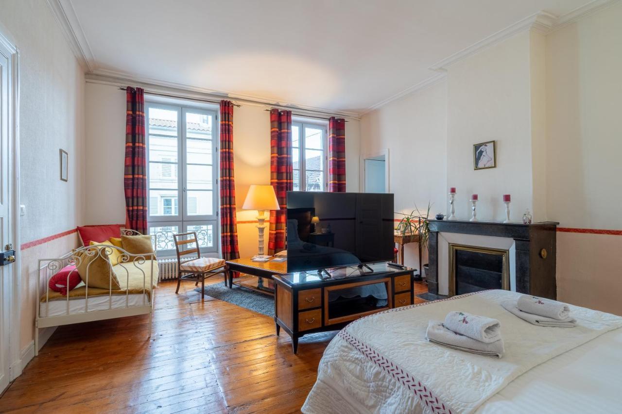 H De Surgeres Bed & Breakfast Dış mekan fotoğraf
