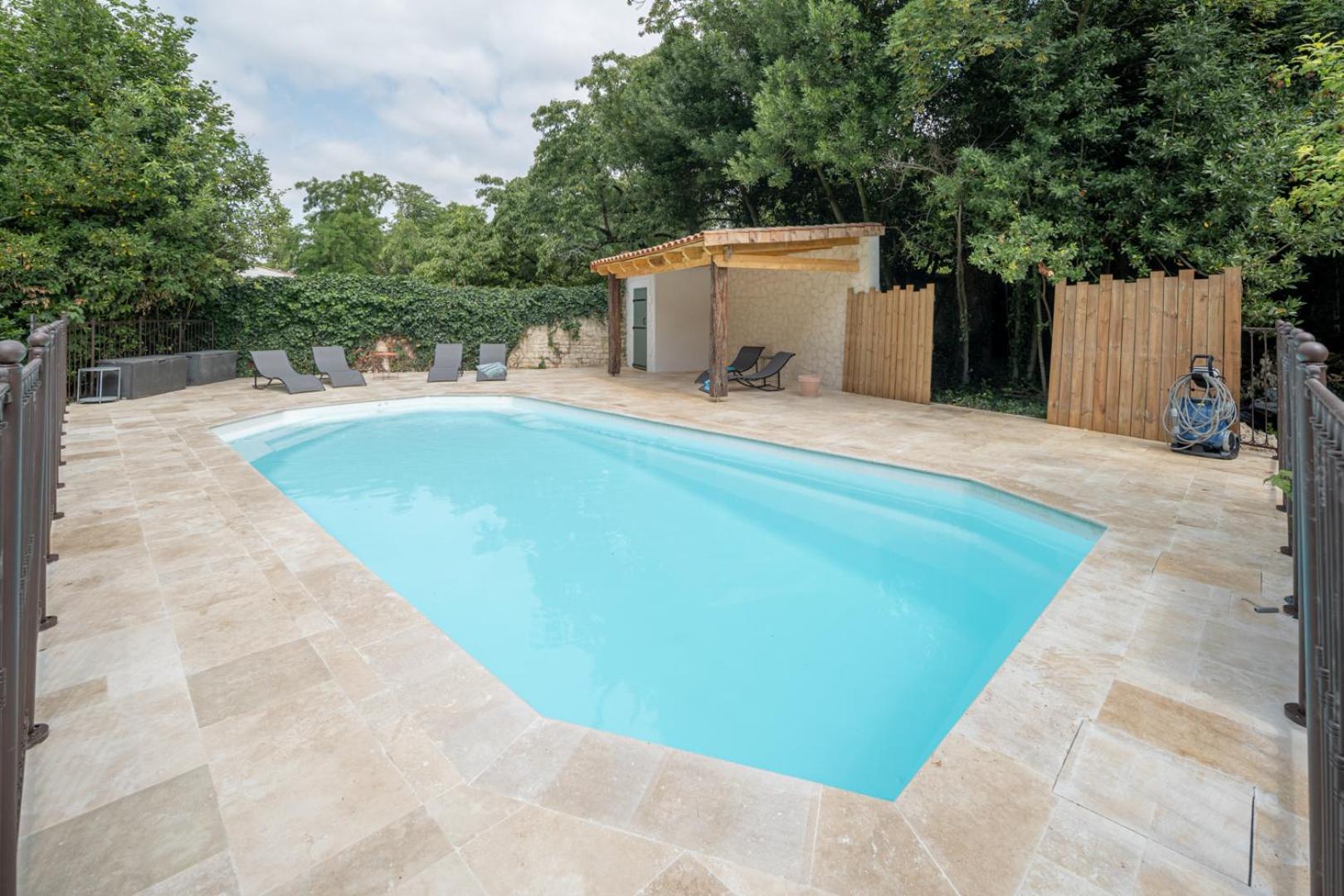 H De Surgeres Bed & Breakfast Dış mekan fotoğraf