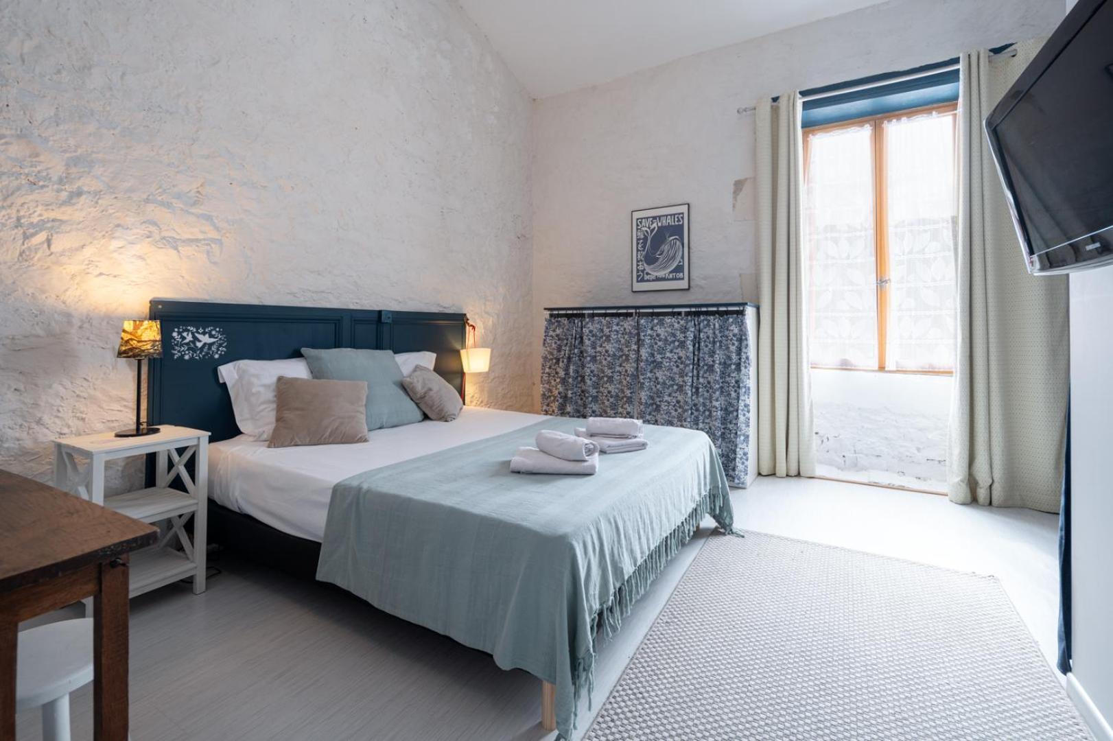 H De Surgeres Bed & Breakfast Dış mekan fotoğraf
